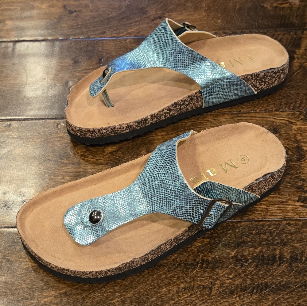 NWT Mata Sandals Size 6 Blue Green Iridescent